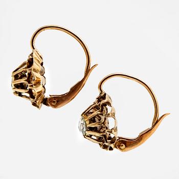 Earrings 14K gold 2 rose-cut Diamonds approx 0,15 ct in total, height approx 15 mm, hook fitting.
