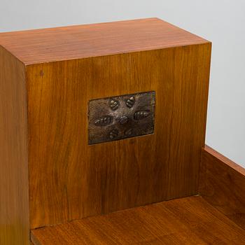 A book shelf,  The Architectural Office Gesellius, Lindgren, and Saarinen / Eric O.W. Ehrström, early 1900.