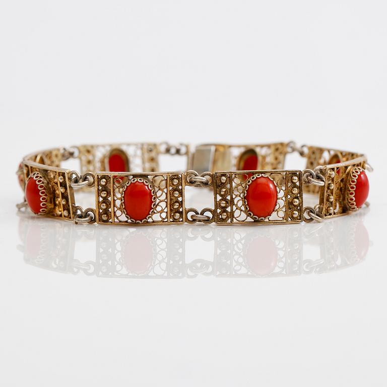 ARMBAND, förgyllt silver, 1900-talets första hälft.