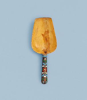 1295. A RUSSIAN BIRCH AND ENAMEL TEA-SHOVEL, Moscow 1899-1908.