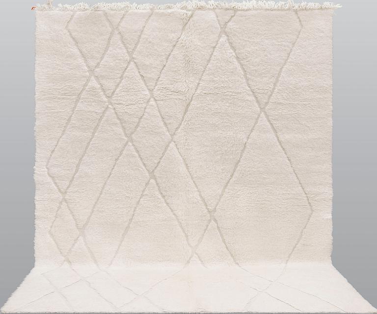 Matta, Marocko, ca 340 x 276 cm.