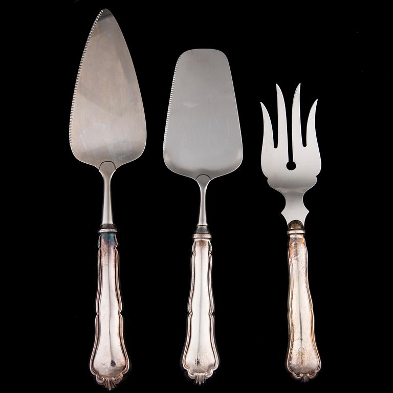 SERVERINGSBESTICK, 9 delar, silver, "Chippendale", bär diverse finska tillverkarstämplar, 1979-1999.