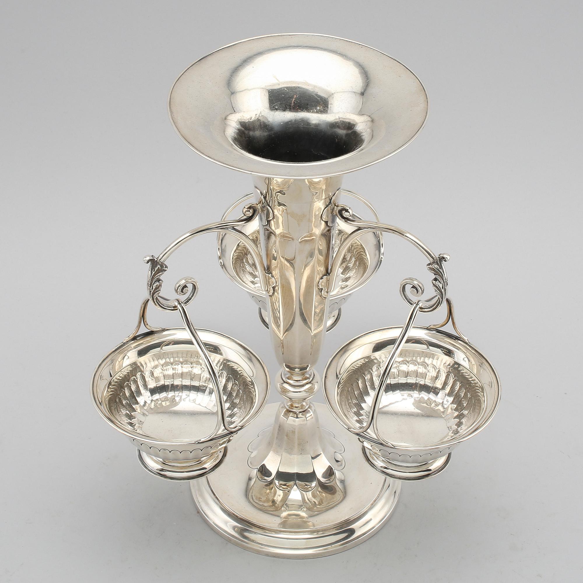 BORDSUPPSATS, silver, London 1907. Total vikt ca 1167 g.