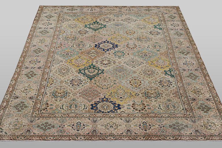 A carpet, Oriental, vintage design, ca 352 x 237 cm.