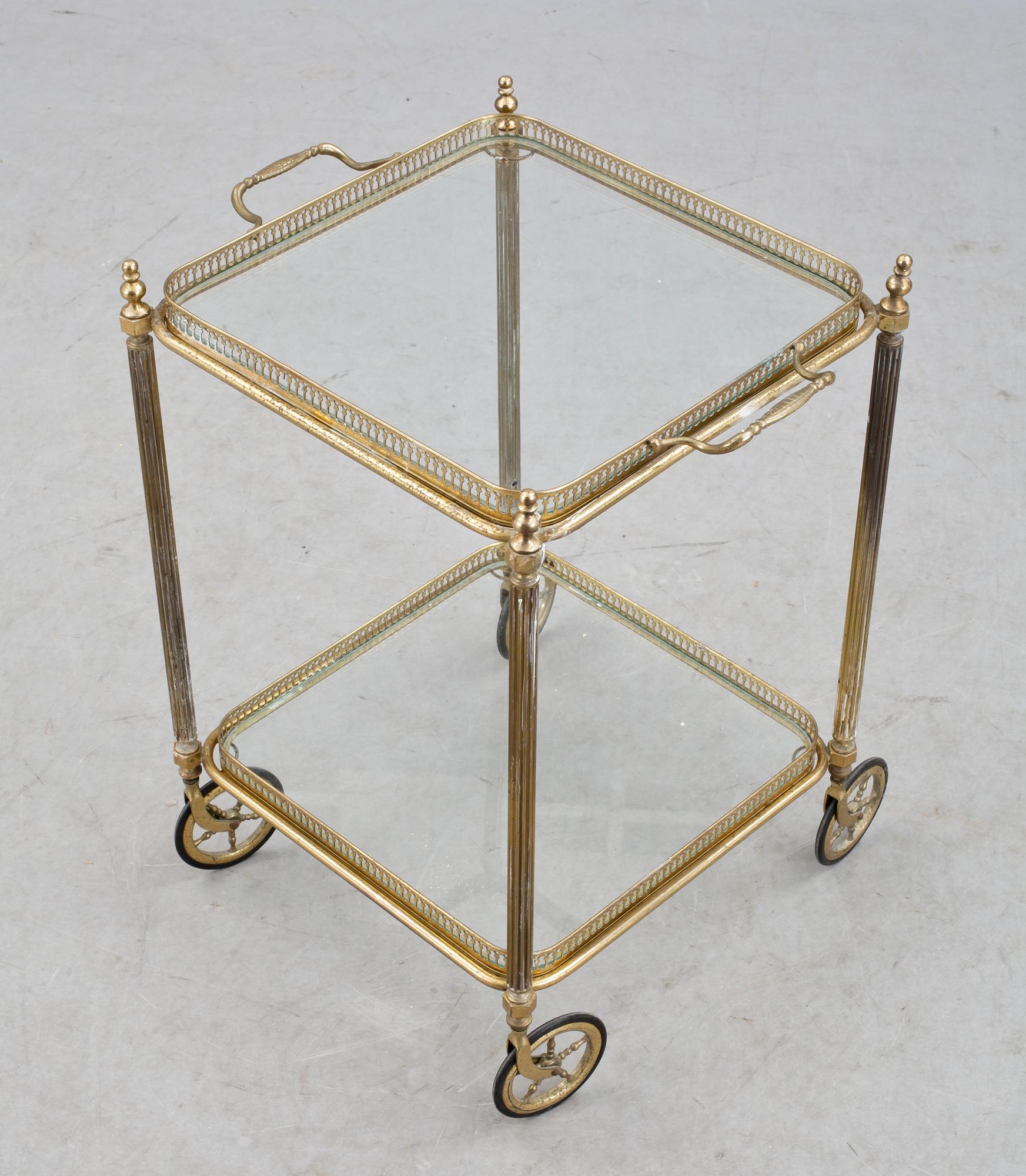 SERVERINGSVAGN, 1900-talets slut.