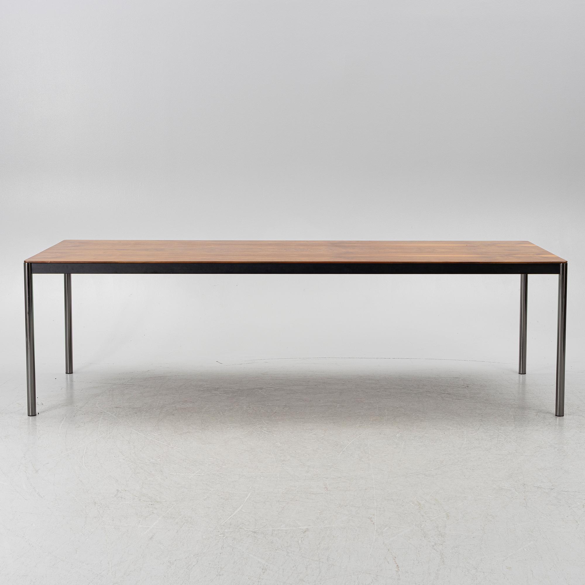 Dining table, Minotti, Italy.