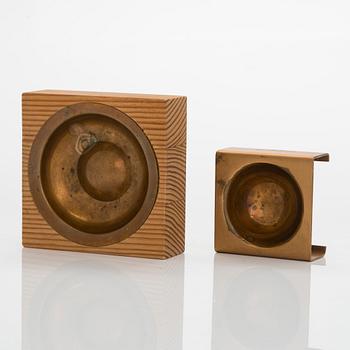 Tapio Wirkkala, two 1970s ashtrays manufactured by Kultakeskus Hämeenlinna.