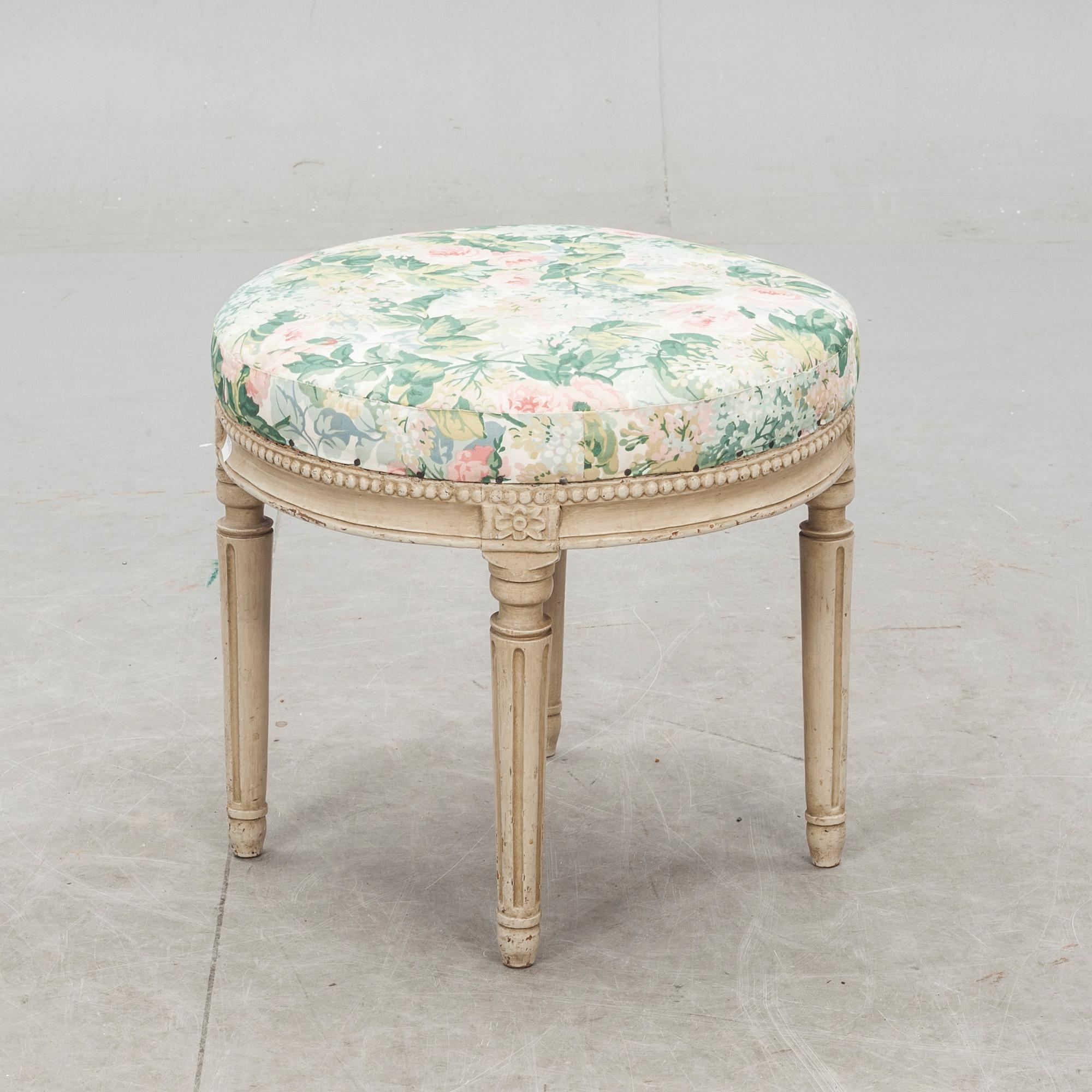 TABURETT, sengustaviansk.