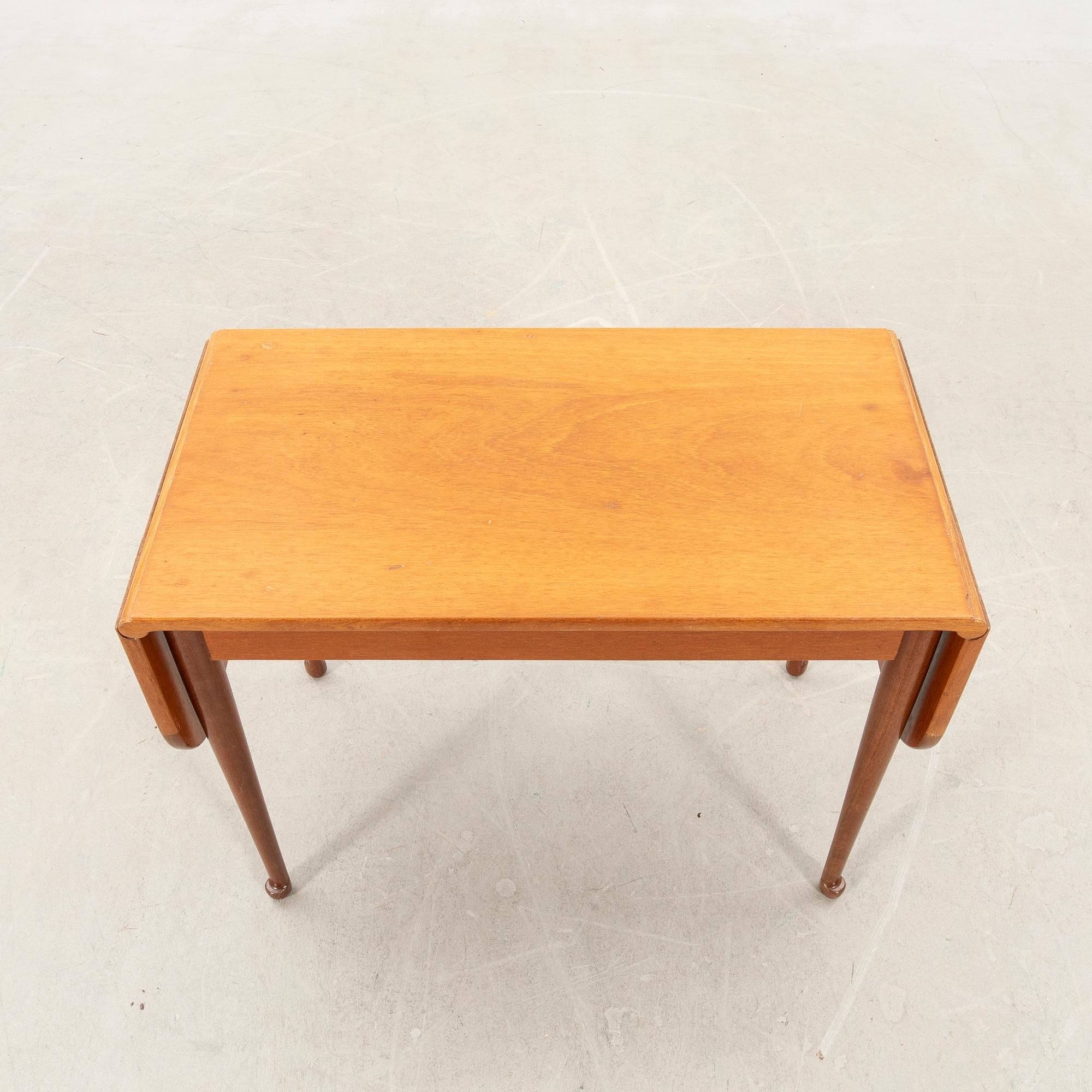 Josef Frank, drop-leaf table, model B 1007, Svenskt Tenn, circa 1940.