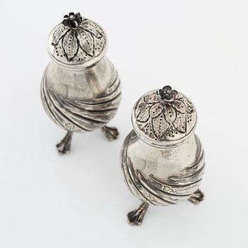 A pair of Rococo style silver sprinklers, bearing the marks of Anderssons Guldsmedsaffär, Sundsvall, Sweden, 1939.