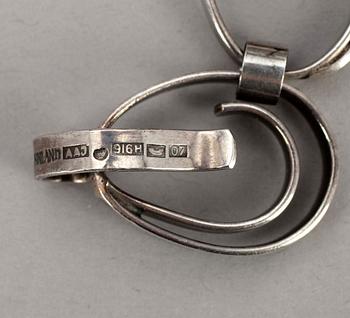 HALSBAND samt ARMBAND 2 st, silver, Alpo Jääskeläinen, Aarikka 1967. Vikt 136g.