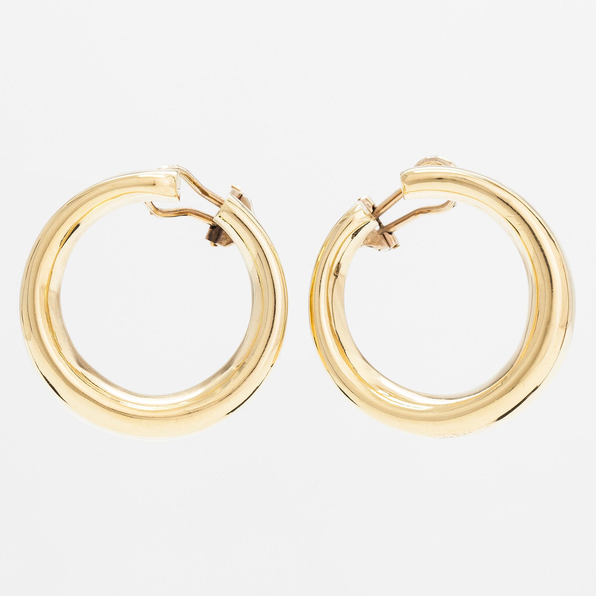 A pair of creole earrings, 18K gold. Italy.
