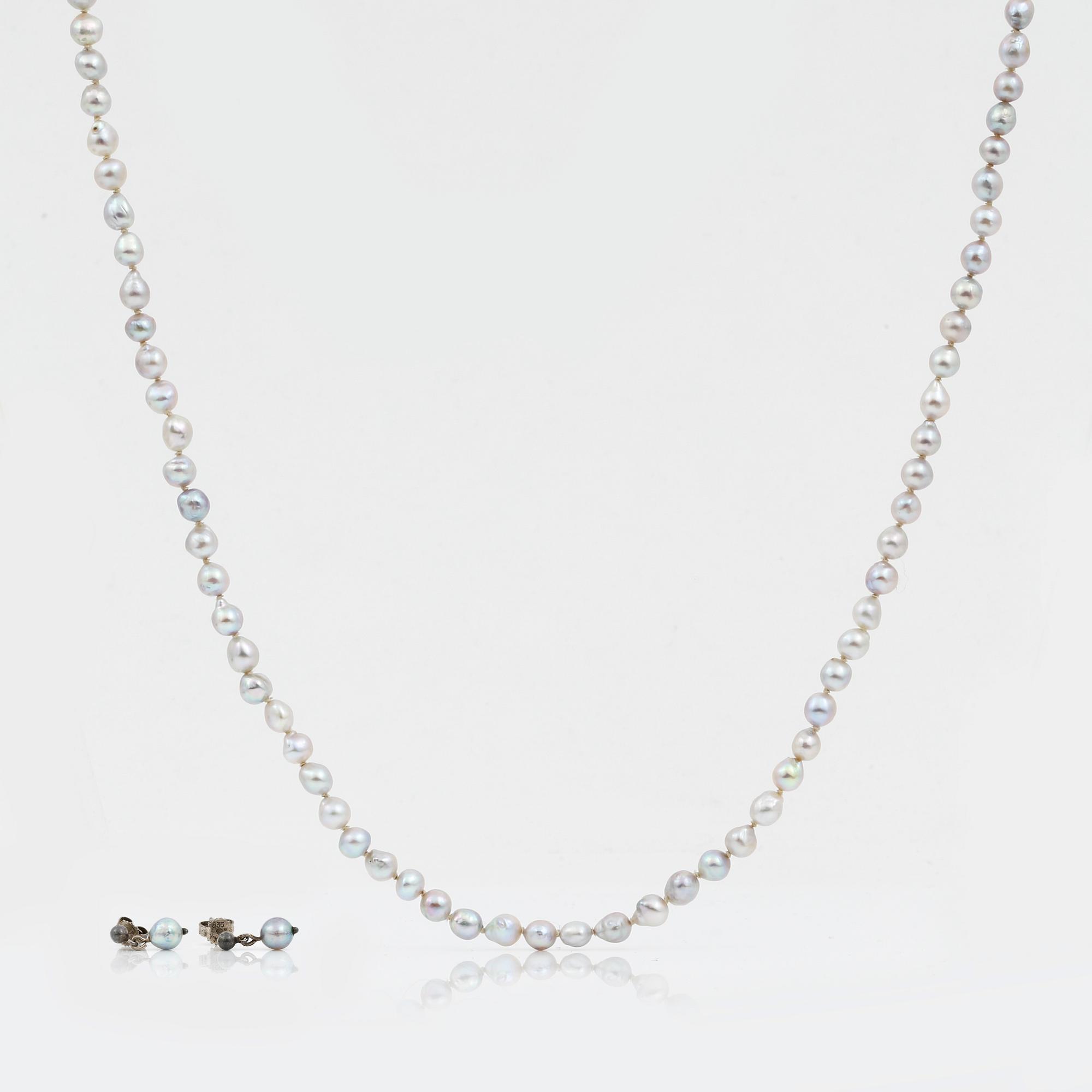 COLLIER samt ÖRHÄNGEN, 1+1, pärlor samt silver, svenska importstämplar, 1900-tal.