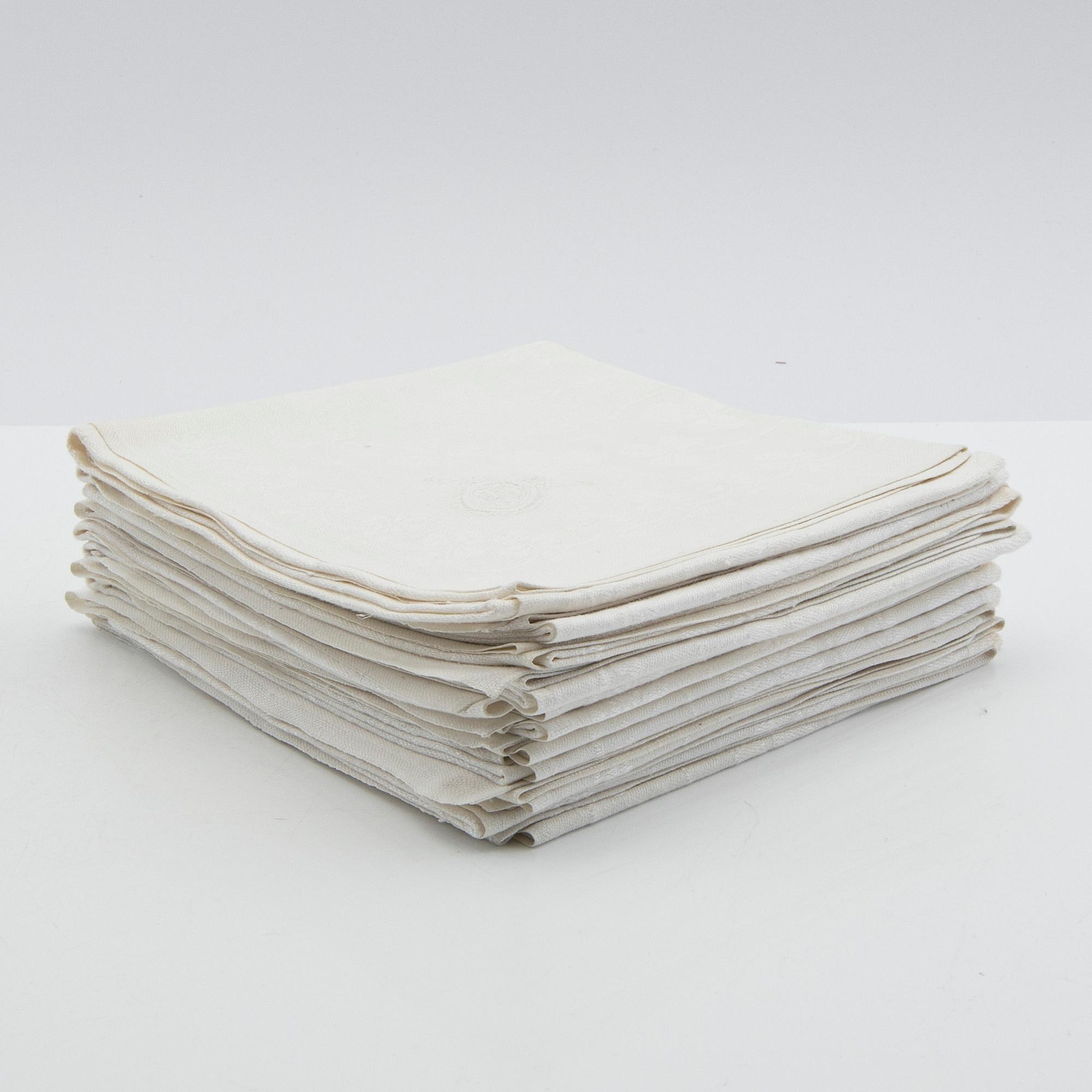 Napkins a total of 73 pcs damask various patterns first half of the 20th century.