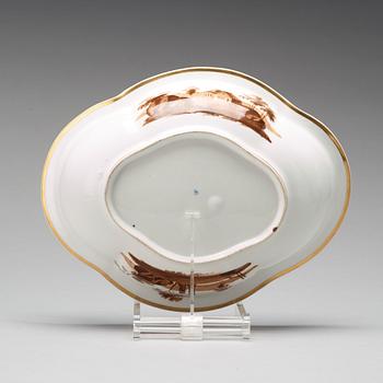 A Russian porcelain bowl, Popov porcelain manufactory, first half of 19th Century.