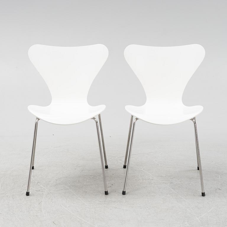 Arne Jacobsen, stolar, 6 st, "Sjuan", Fritz Hansen, 2008.