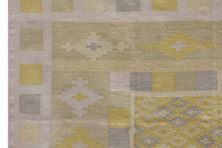 A Kilim carpet, approx. 300 x 215 cm.
