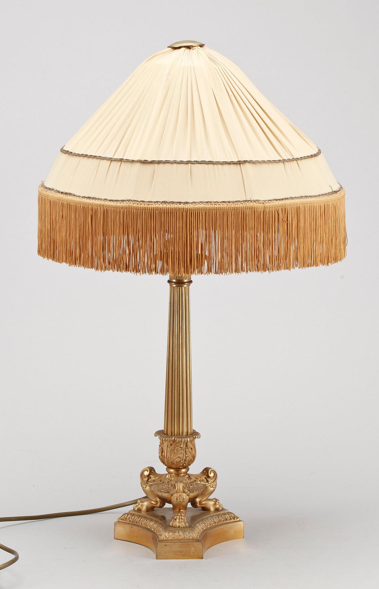 BORDSLAMPA, mässing, senempire-stil, 1900-tal.