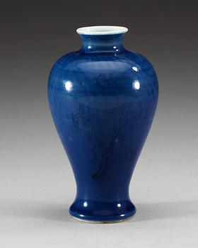 A blue glazed Meiping vase, Qing dynasty.