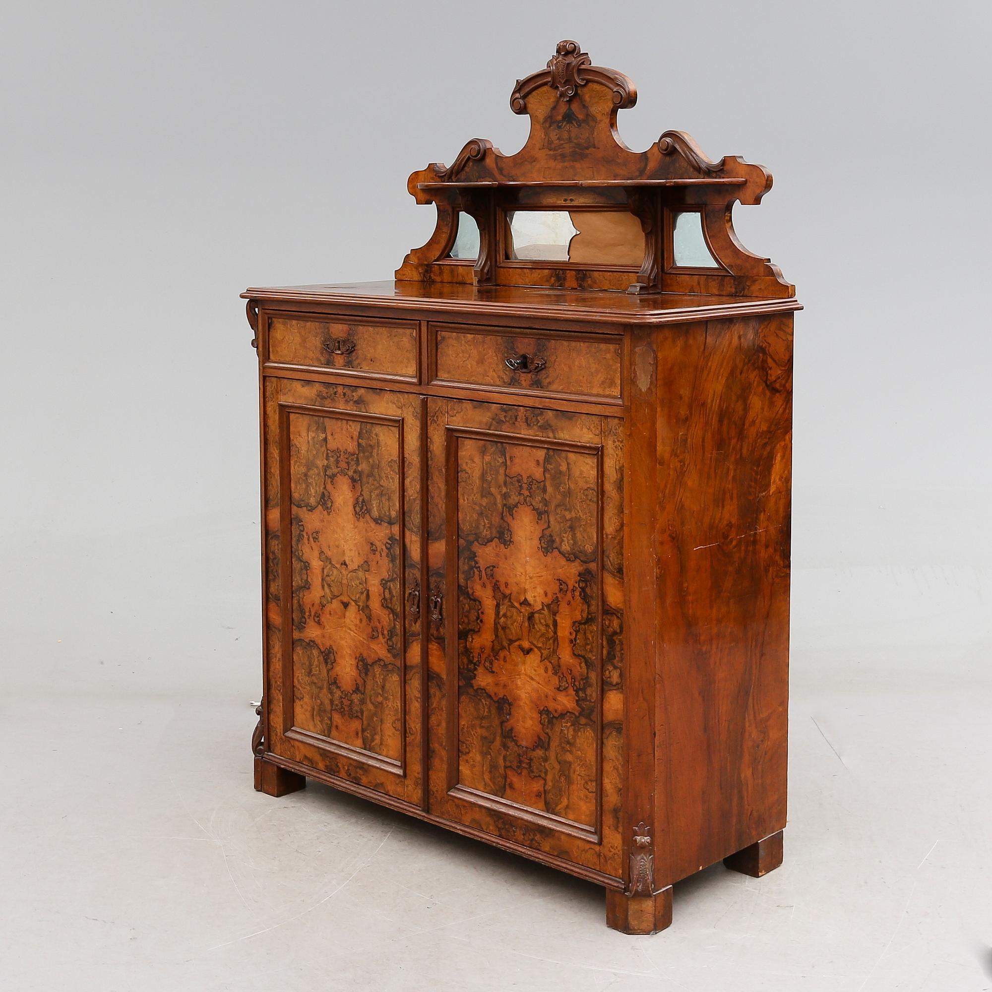 SPEGELSKÄNK, 1800-talets andra hälft.
