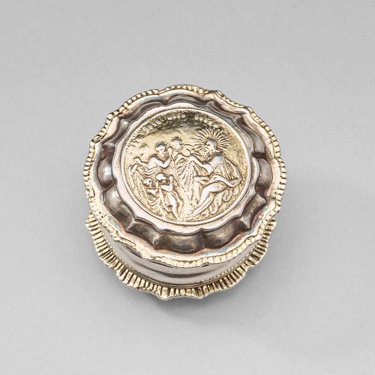 KYRKDOSA, Uddevalla 1761 (sannolikt Andreas Schotte), silver.