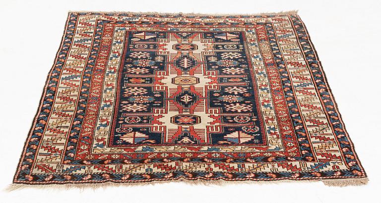 Matta, antik Shirvan, ca 143 x 113 cm.