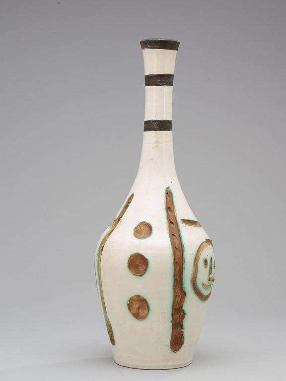 A Pablo Picasso 'Bouteille gravée' faience vase, Madoura, Vallauris, France 1954.