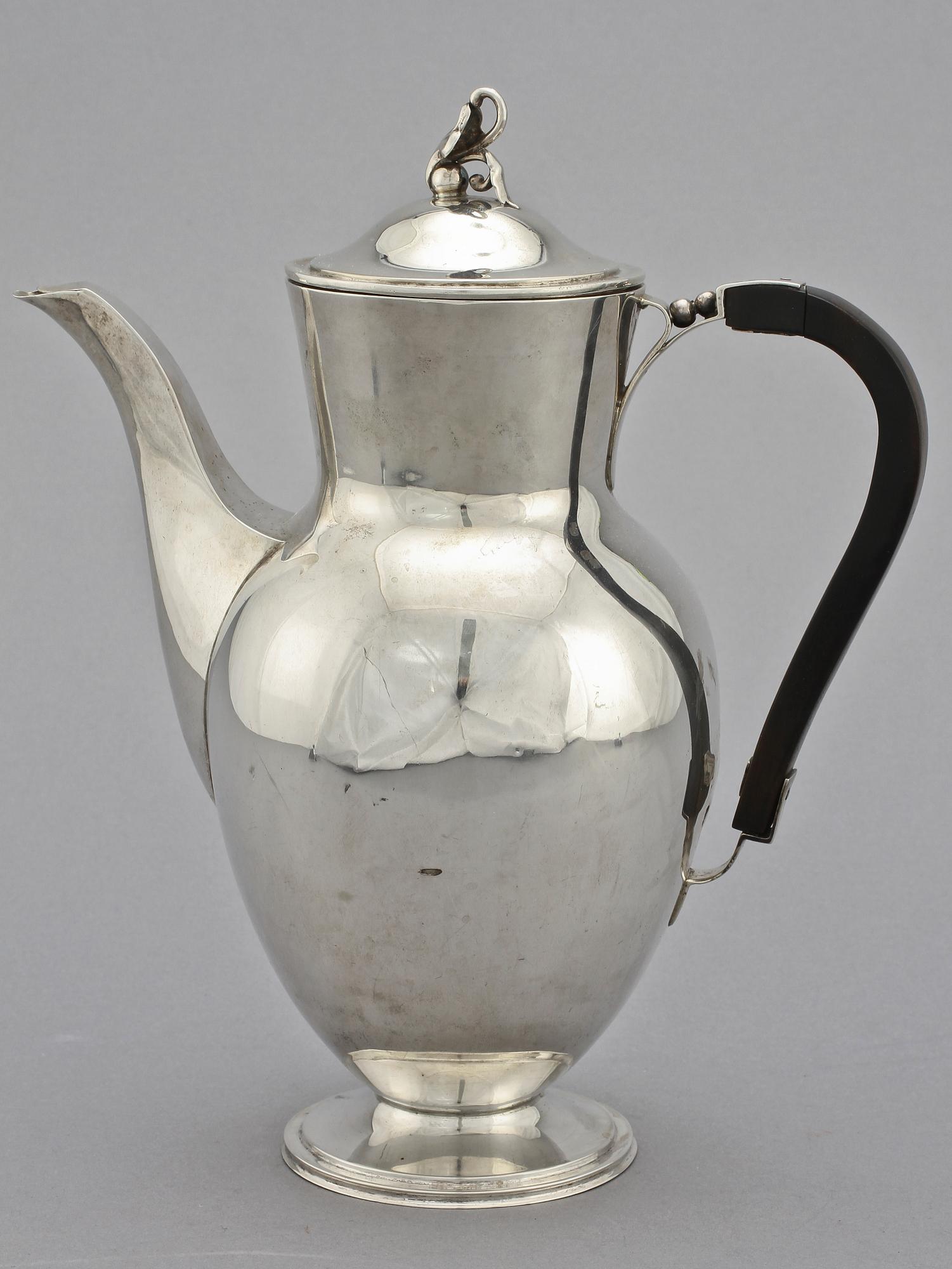 KANNA, silver, trol Danmark, 1900-talets första hälft. Vikt 652 g.