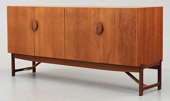 SIDEBOARD, trol Ib Kofod-Larsen för Seffle, 1900- talets andra hälft.
