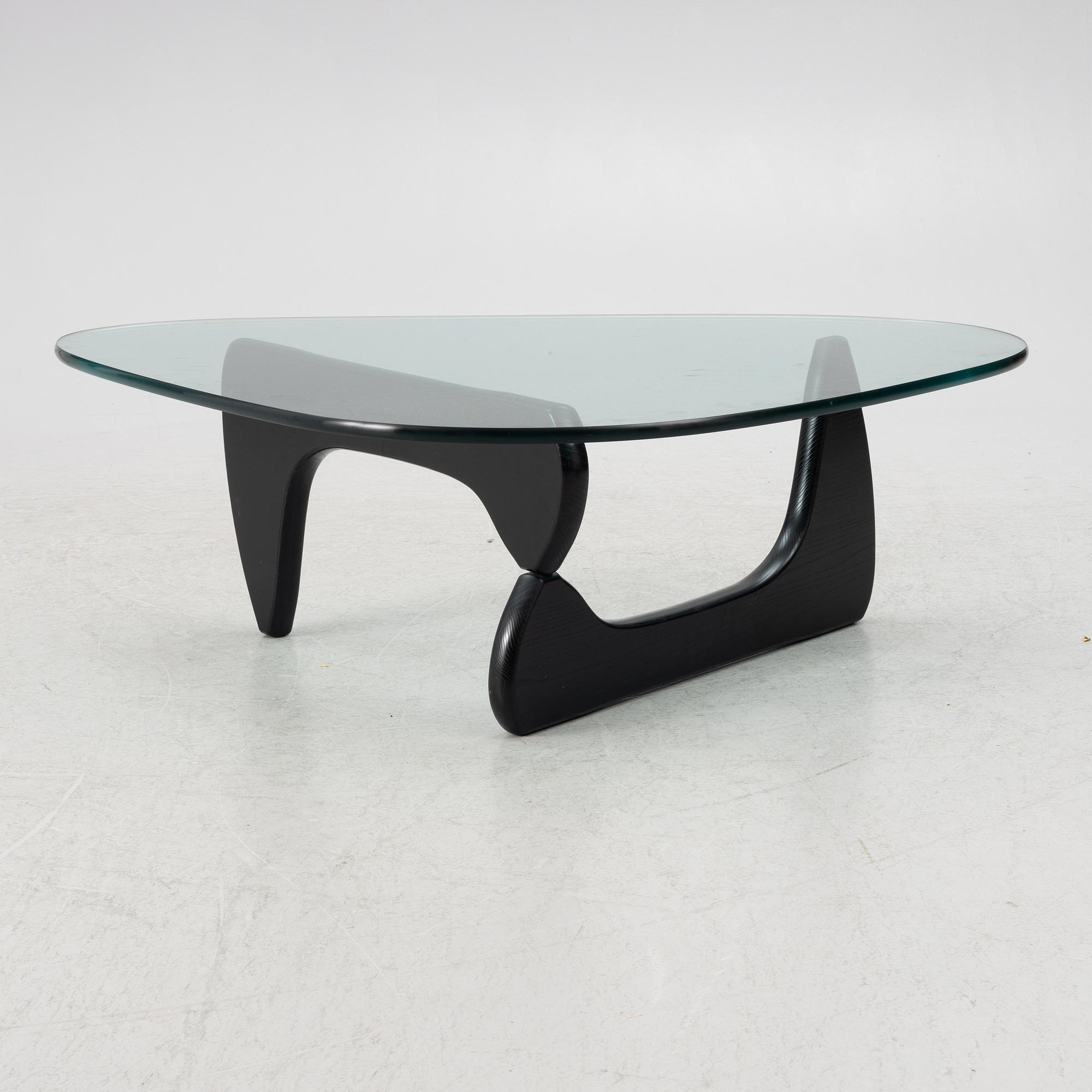 Isamu Noguchi, a 'Noguchi' coffee table, Vitra.