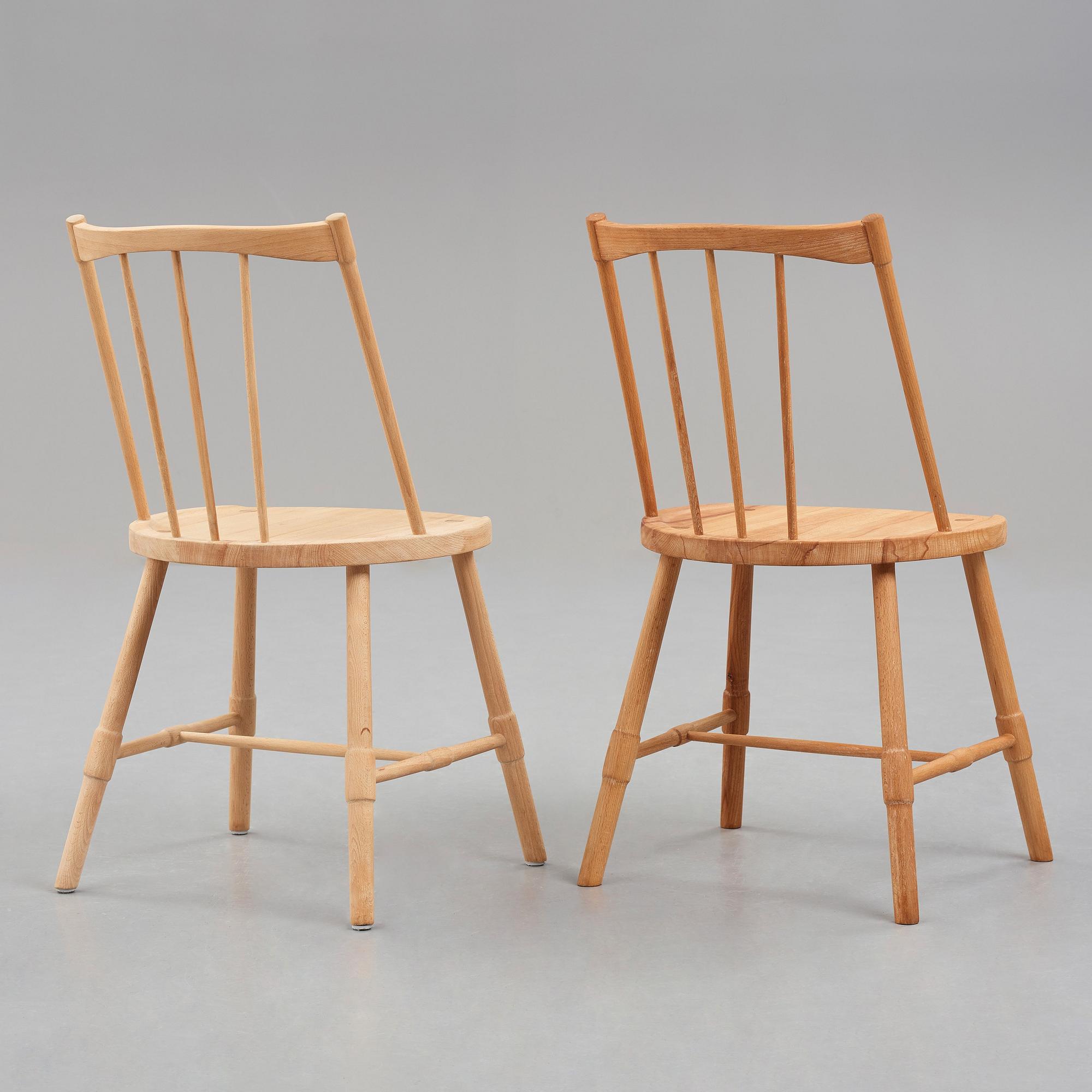 HANS J WEGNER, två Windsor-stolar, Fritz Hansen, Danmark, 1940-50-tal.
