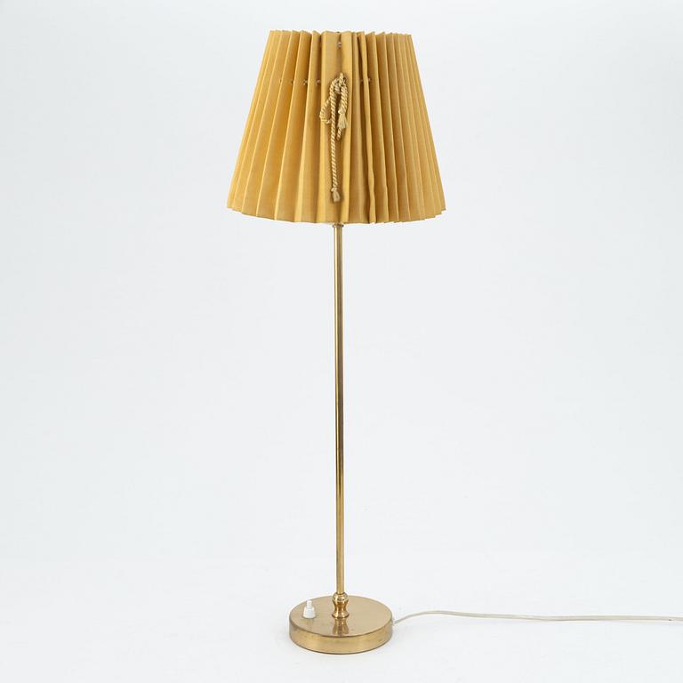 Josef Frank, bordslampa, modell 2332, Firma Svenskt Tenn.