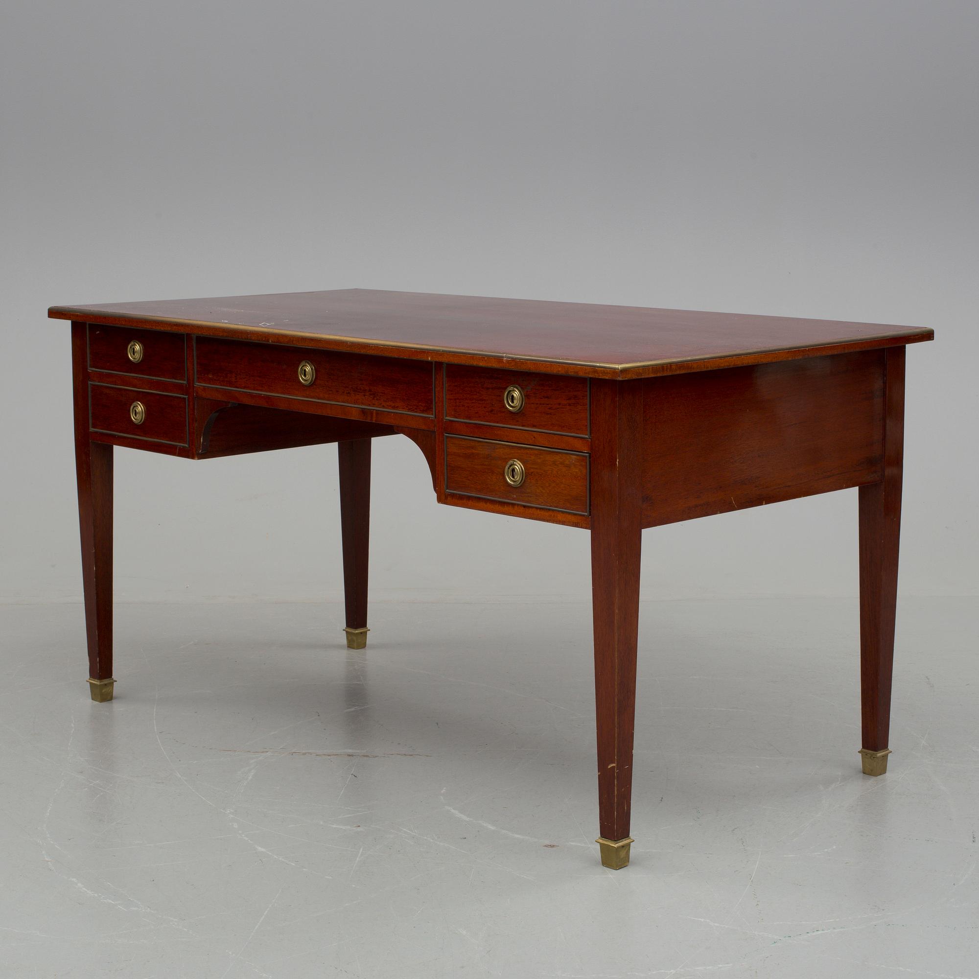 SKRIVBORD, sengustaviansk stil, 1900-talets andra hälft.