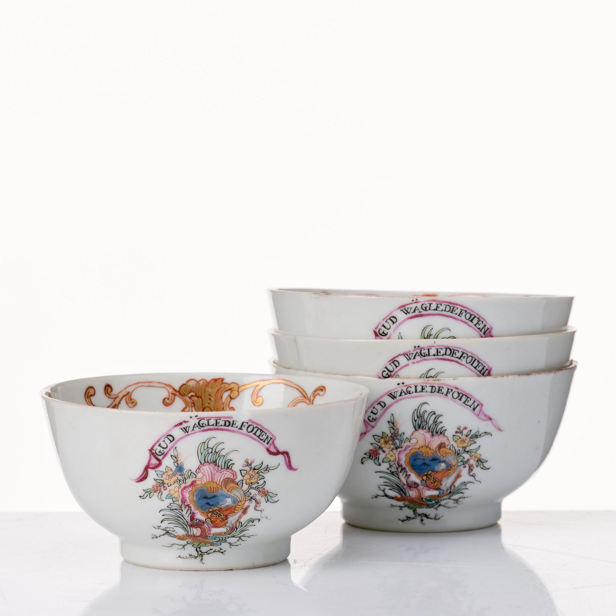 A part armorial tea service, Qing dynasty, 18th Century. (17 pieces).
