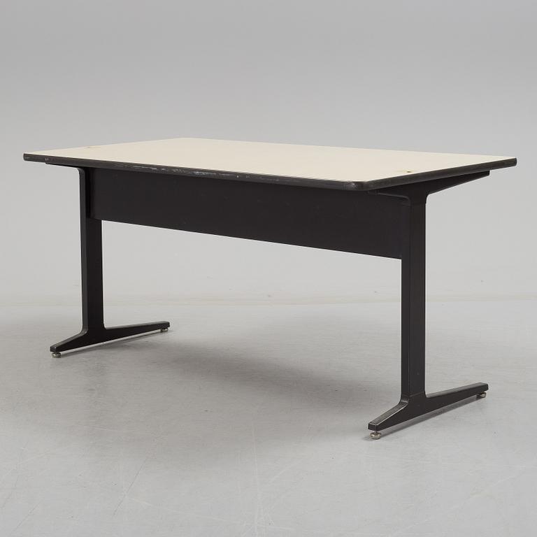 A George Nelson / Robert Propst writing desk "Action Office Propst Desk", designed 1971.