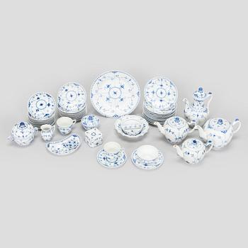 Royal Copenhagen, astiasto, 43 osaa, "Musselmalet".