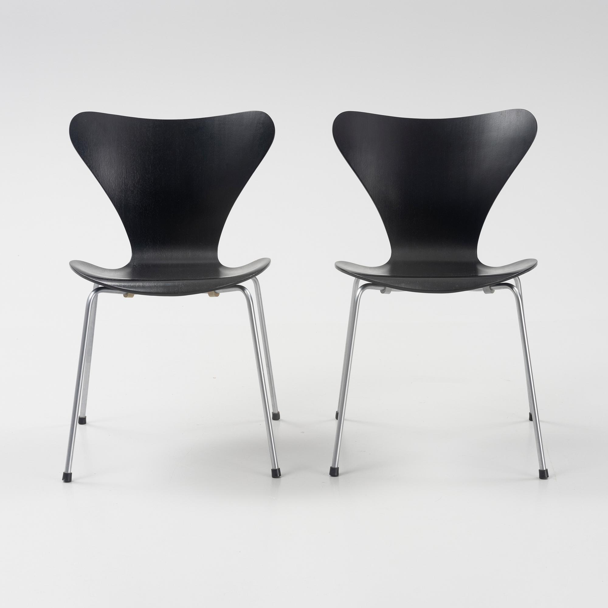 Arne Jacobsen, a set of eight model 'Seven' chairs, Fritz Hansen, Denmark, 1968.