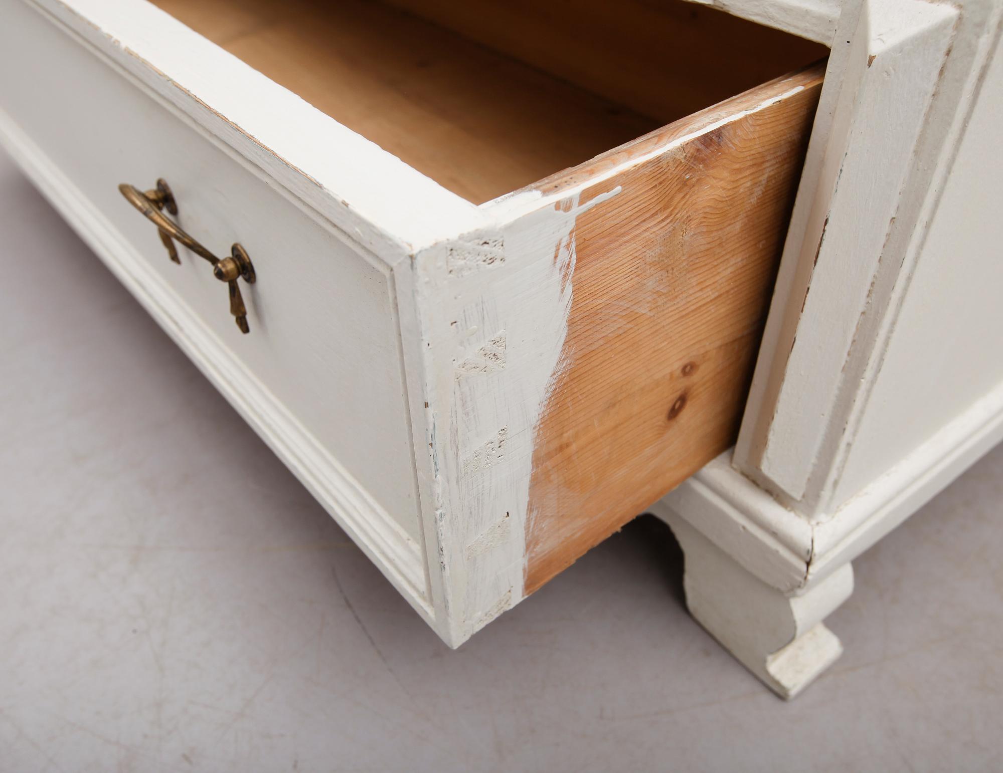 KLÄDSKÅP, 1800-talets andra hälft.