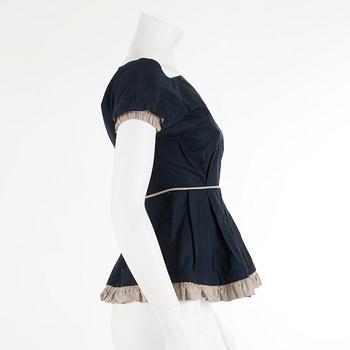TOP, MIU MIU. Italiensk storlek 38.