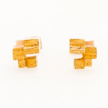 A PAIR OF BJÖRN WECKSTRÖM EARRINGS, 14K gold. Lapponia 1969.