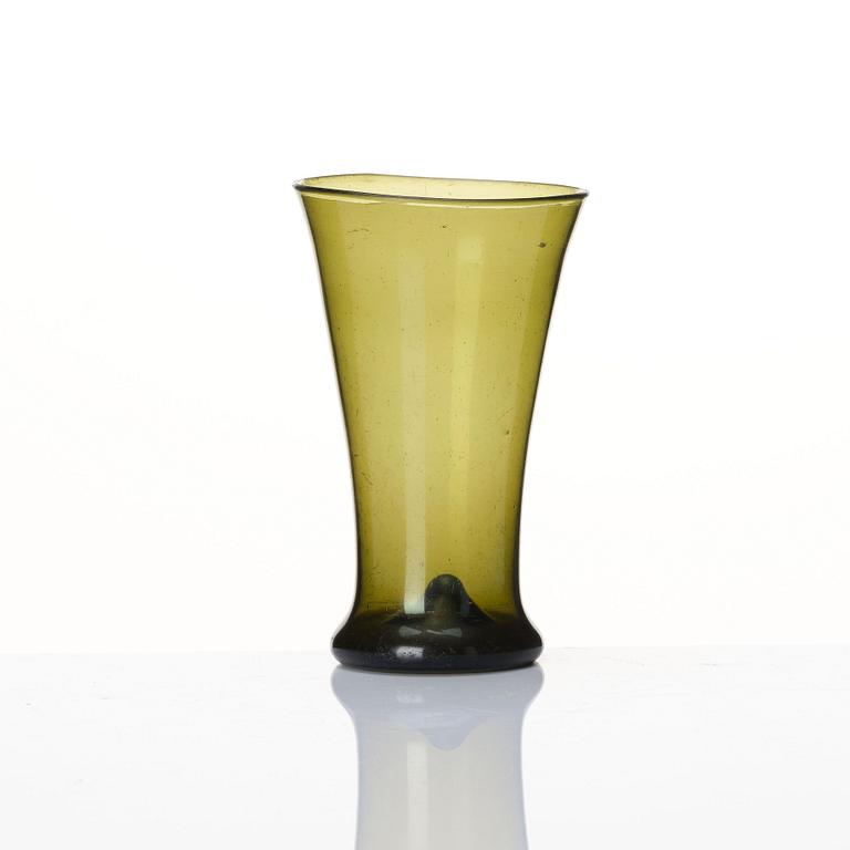 A Swedish green 'Waldglas' beaker, presumably from Skånska glasbruket, Henrikstorp.