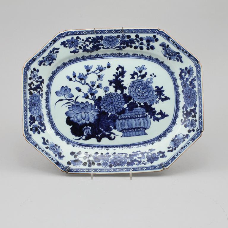 STEKFAT, porslin, Kina, 1700-tal.