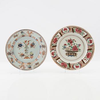 Plates, 2 pcs, Kangxi (1662-1722) and Yongzheng (1723-35) porcelain.