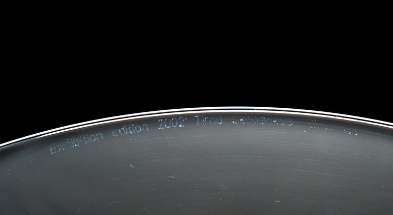 TIMO SARPANEVA, A glass plate, i-series, marked Exhibition edition 2002 Timo Sarpaneva 67/100. Iittala.