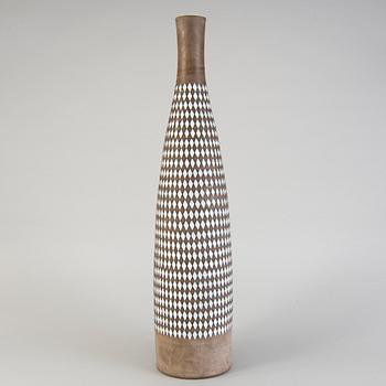 INGRID ATTERBERG, golvvas, lergods, "Pepita", tillverkad 1954-57.