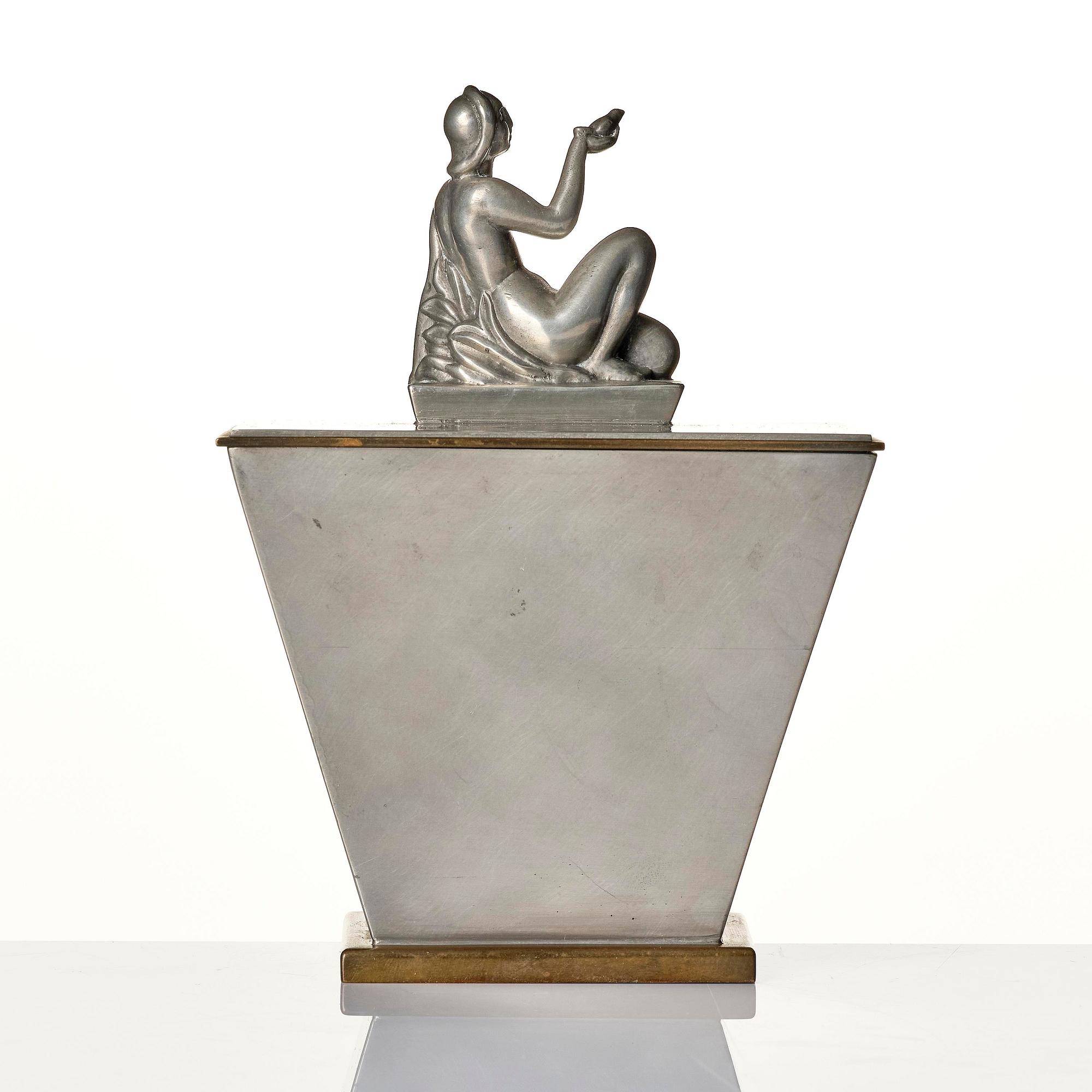 Oscar Antonsson, a "Sommar" (Summer) pewter box, Ystad-Metall, Sweden, 1930.