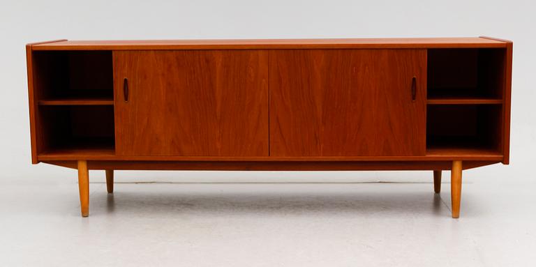 SIDEBOARD, "Trio", Nils Johnsson, Troeds, Bra Bohag, Bjärnum, 1900-talets andra hälft.