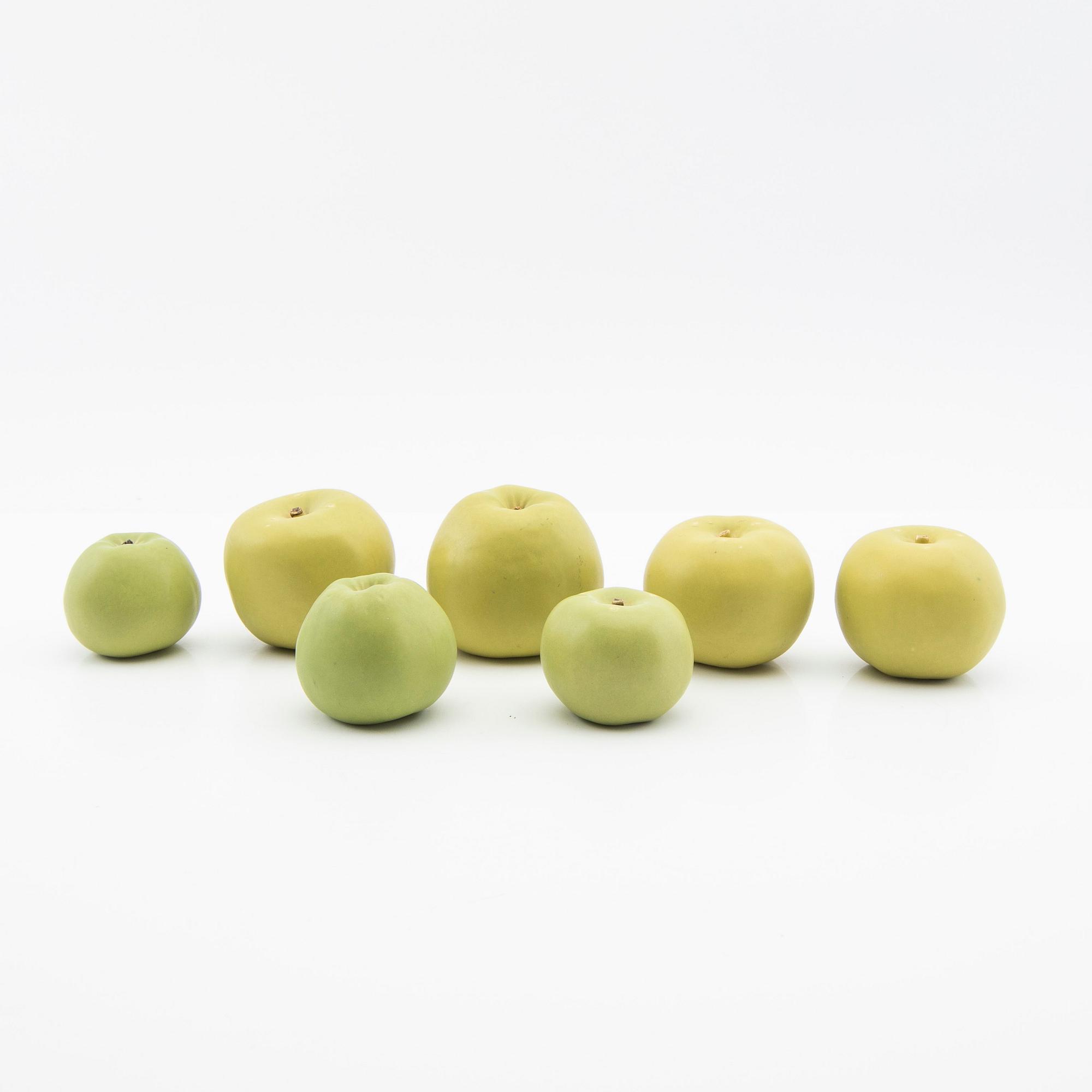 Ingrid Herrlin, Translation: "Box with green apples, stoneware".