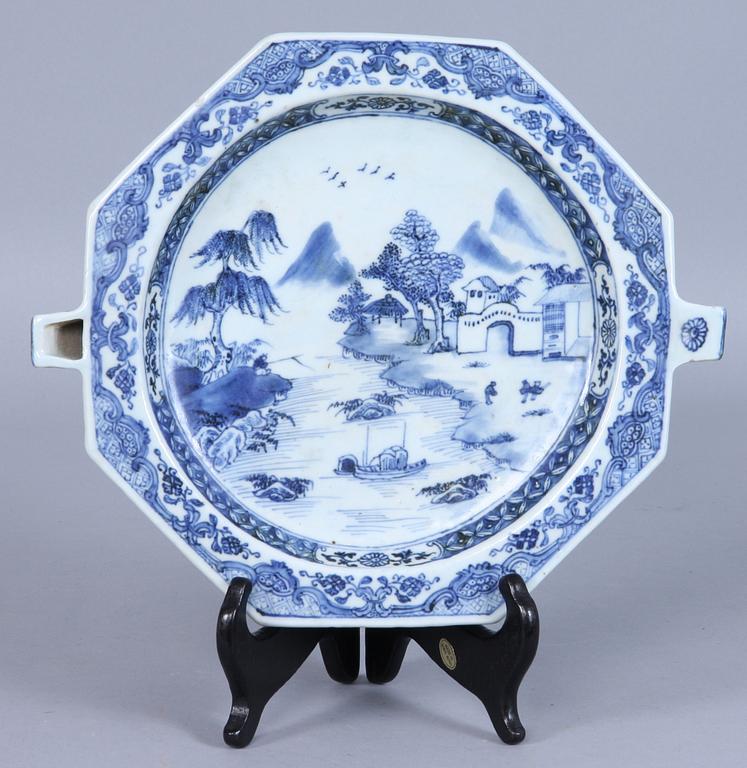 VÄRMEFAT, porslin, Kina, 1700-tal.