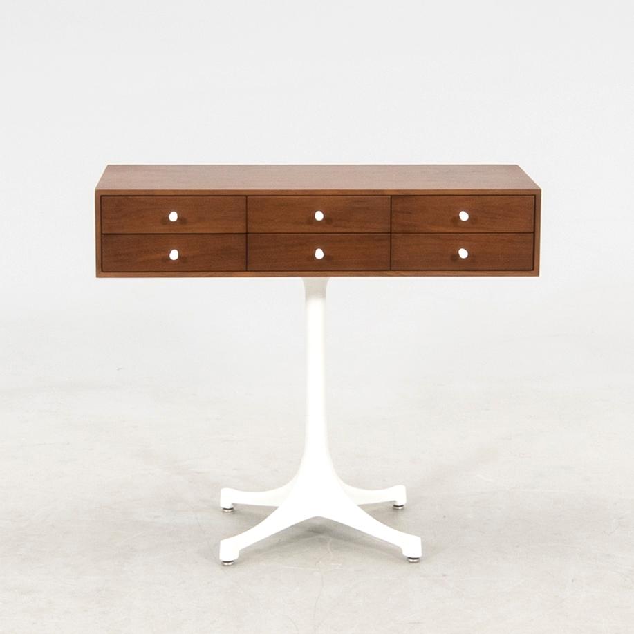 George Nelson "Jewelry chest on stand", modellnr 5515 1900-talets senare del.